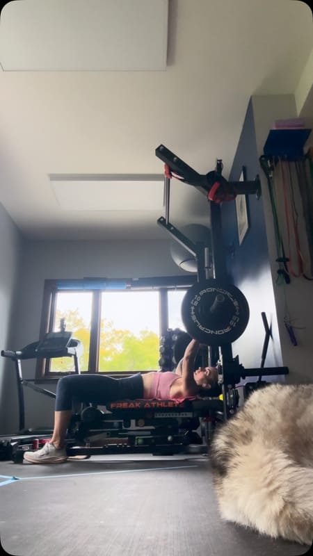 What moves you? 🏋️♀️ 💪
Sometimes it’s the barbell. Sometimes it’s your people. Sometimes it’s a goal you’ve been ch